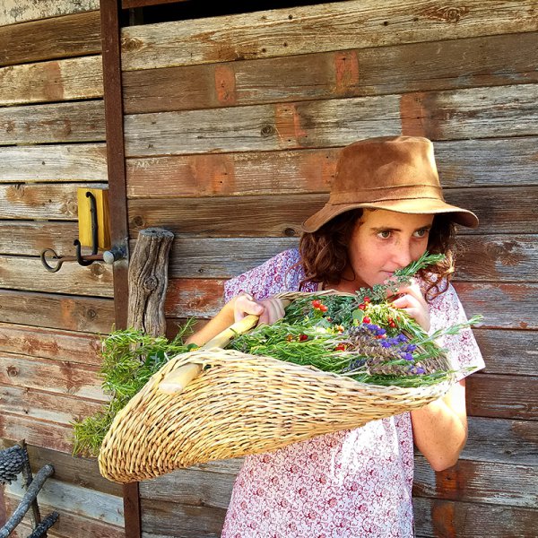 flower-basket-woven-art-work-basketry-decorative-basket-hand-made-natural-material